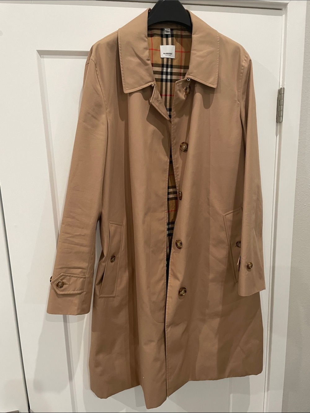 Burberry Tan Single-Breasted Trench Coat with Signature Check Lining - Picture 6 of 10